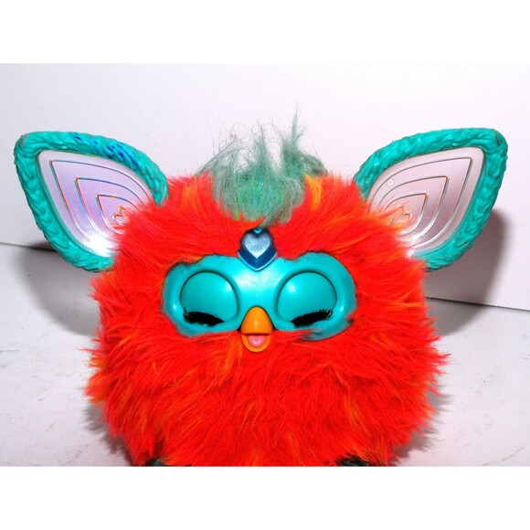 Furby Coral Interactive Plush Toy Talks Entertains Dances Lights Up Works Tested - Picture 2 of 6